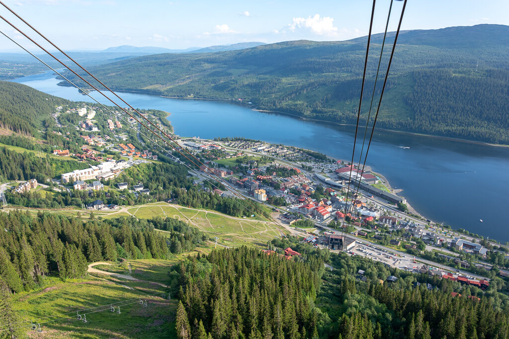 Bild från kabinbanan över orten Åre.