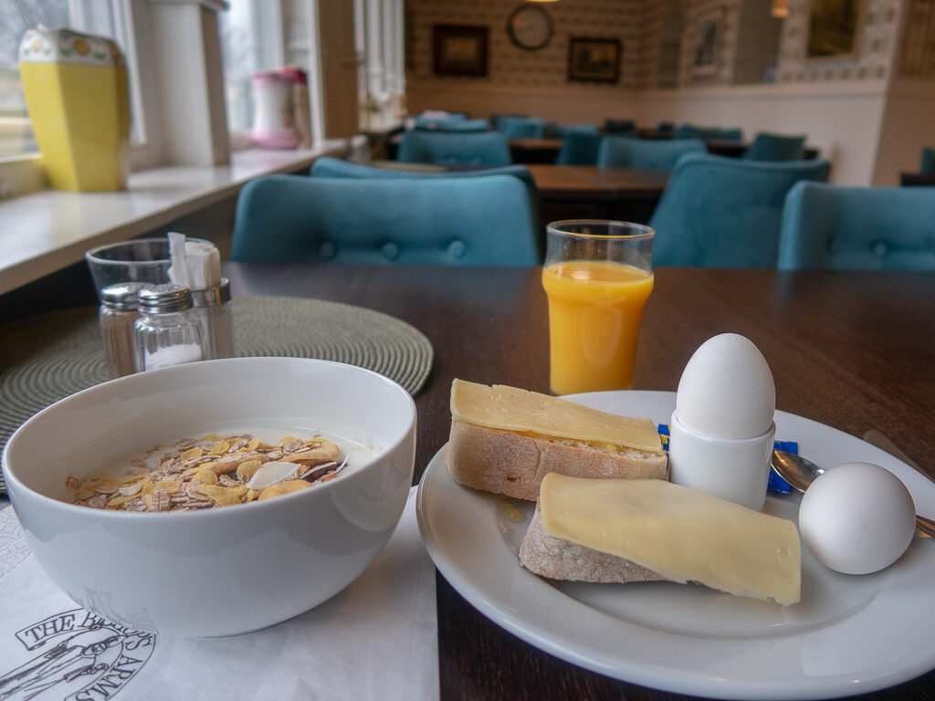 frukost på hotellet