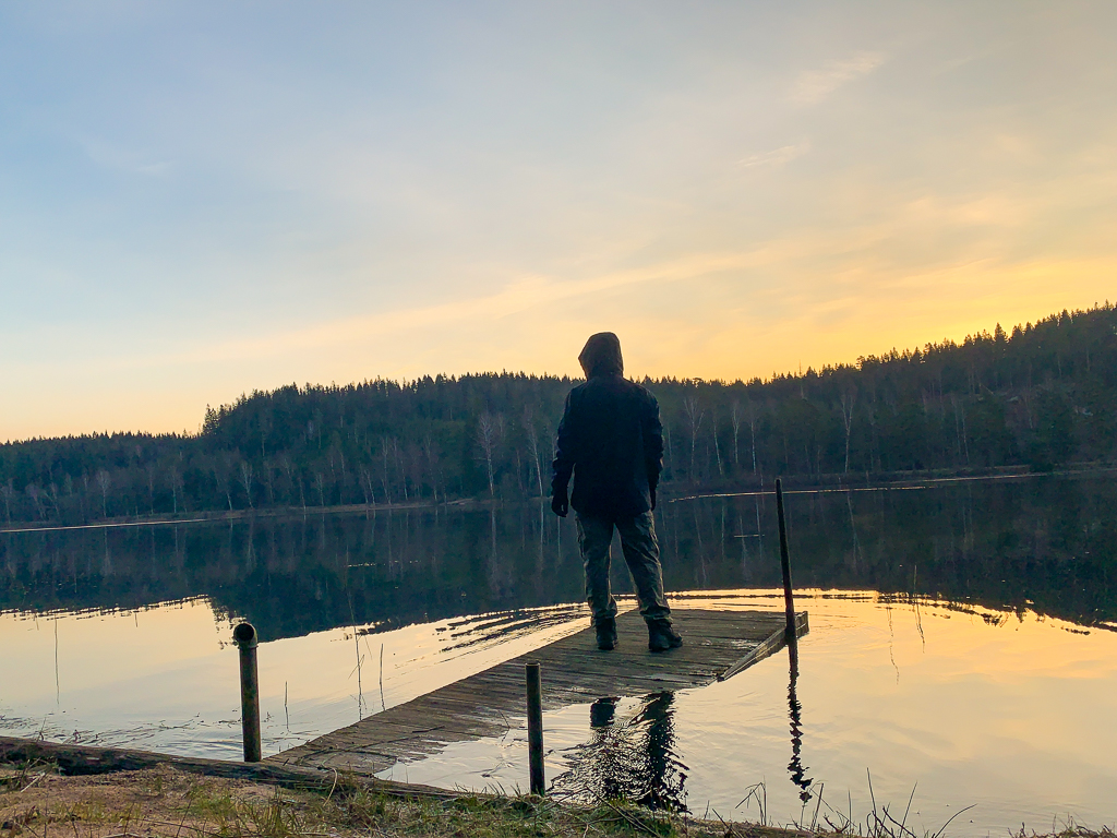 Hans vid sjö